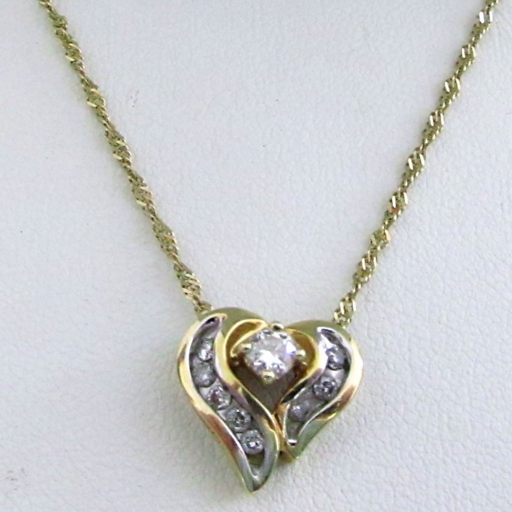 Brand New Diamond heart Pendant & Necklace 14KYG!